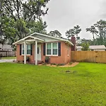 Updated Savannah Hideaway With Luxury Backyard!